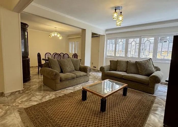 2 Bedroom Flat, 10-15 Mins To Egyptian Museum