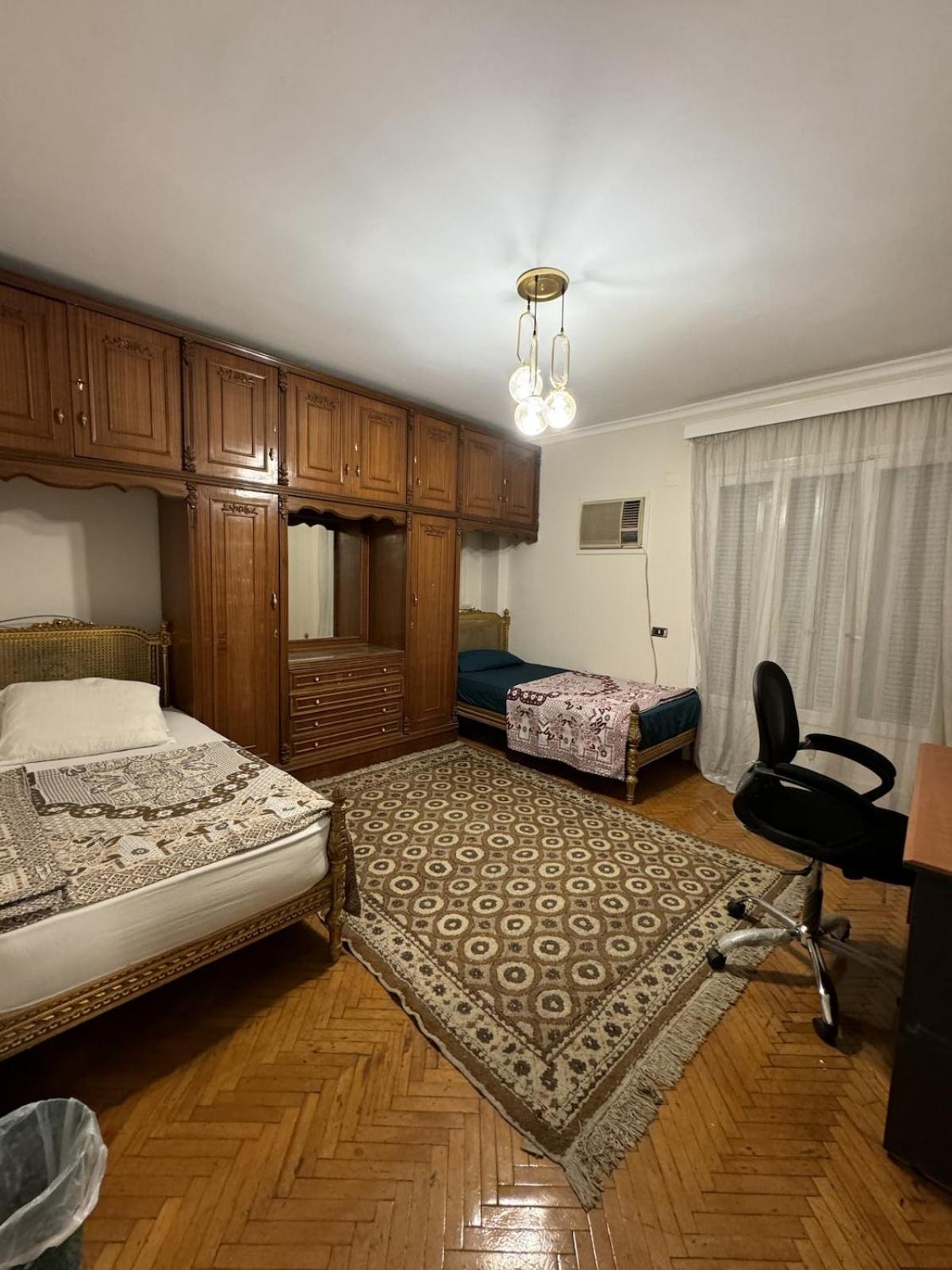Apartment 2 Bedroom Flat, 10-15 Mins To Egyptian Museum Cairo