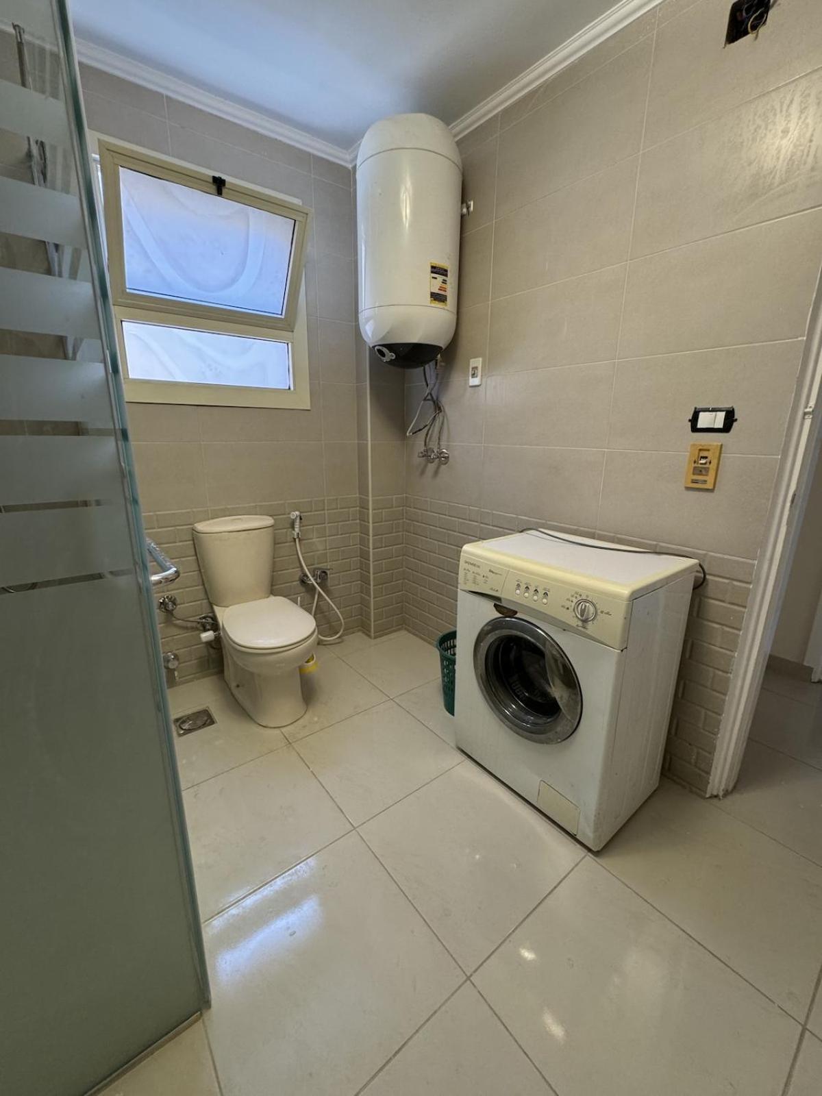 2 Bedroom Flat, 10-15 Mins To Egyptian Museum Cairo