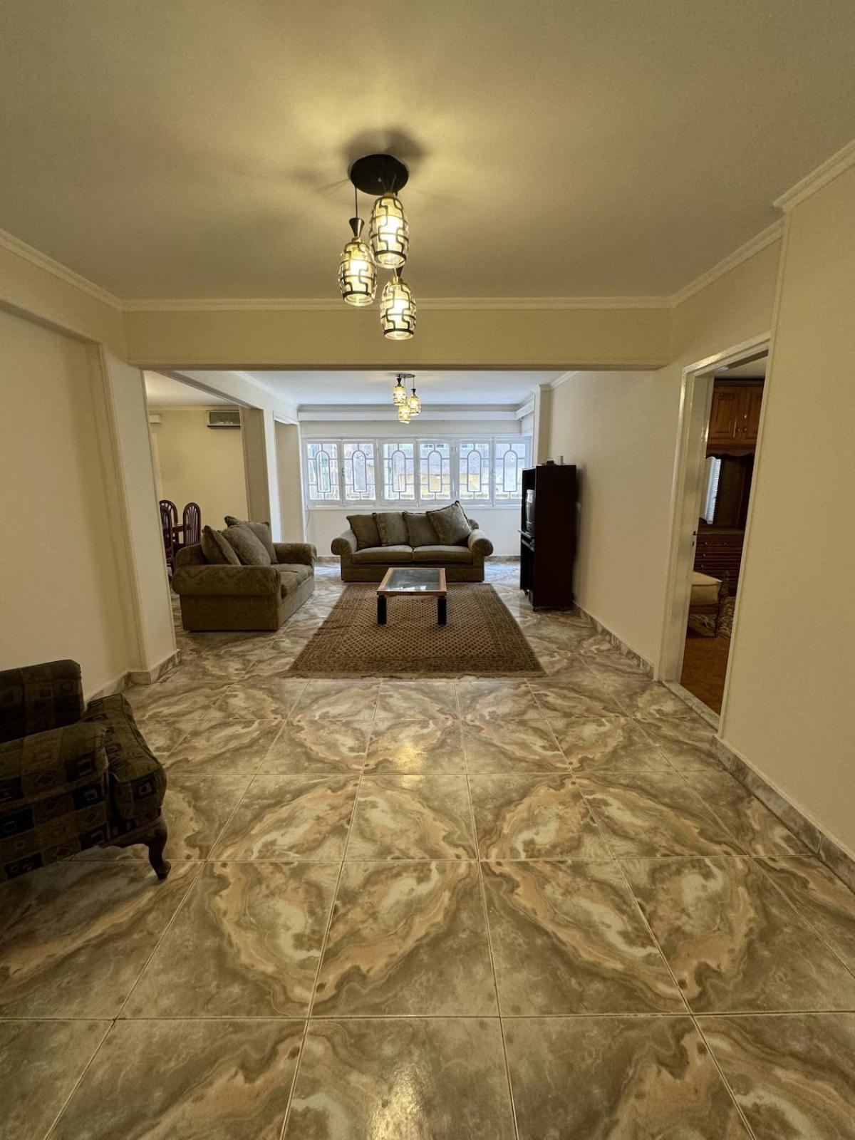2 Bedroom Flat, 10-15 Mins To Egyptian Museum *
